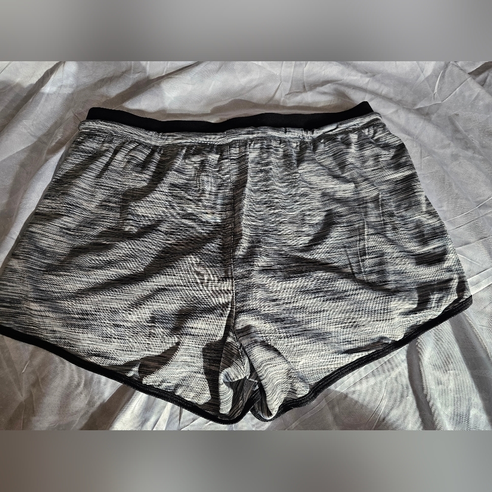 𝅺RIBOOM Women Workout Running Shorts NWT SZ L. M